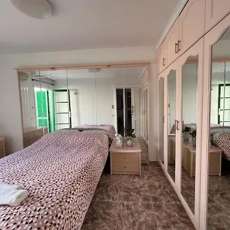 New Modern & Centrally-Located Apartment Arona  Extérieur photo