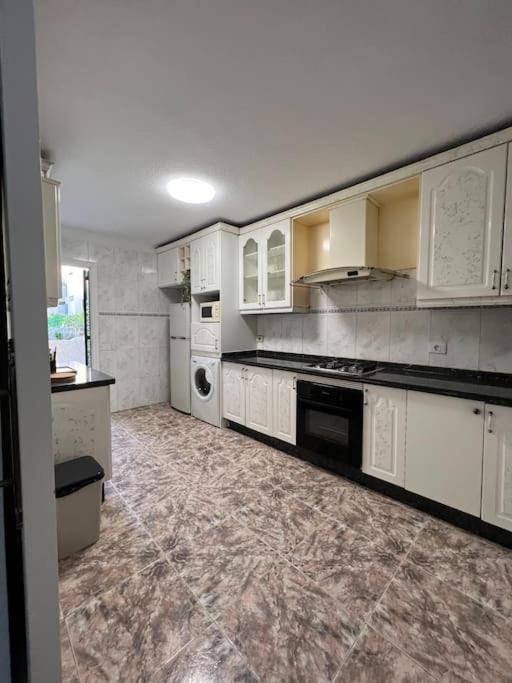 New Modern & Centrally-located *